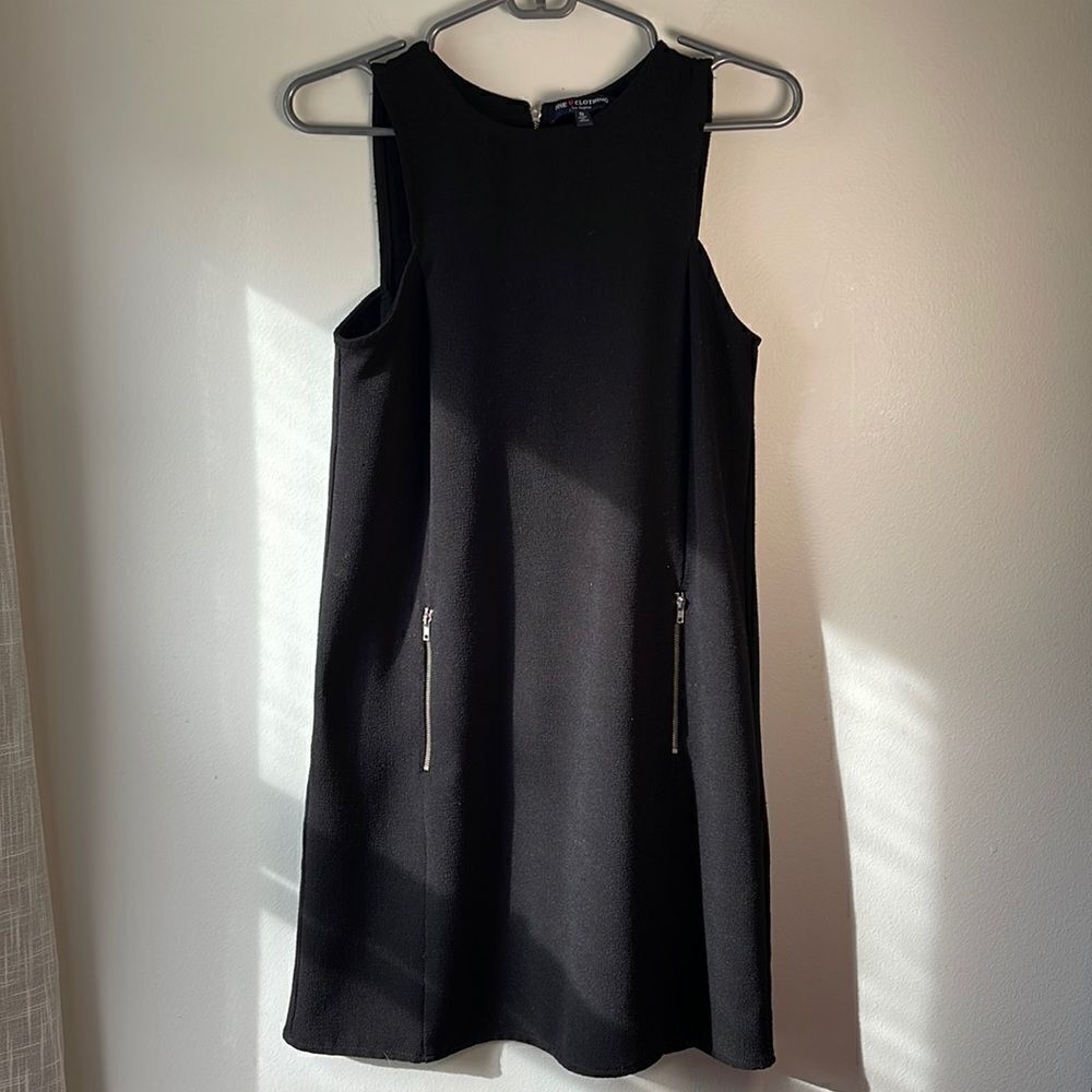 EUC ONE Clothing Black Sleeveless Shift Dress Small